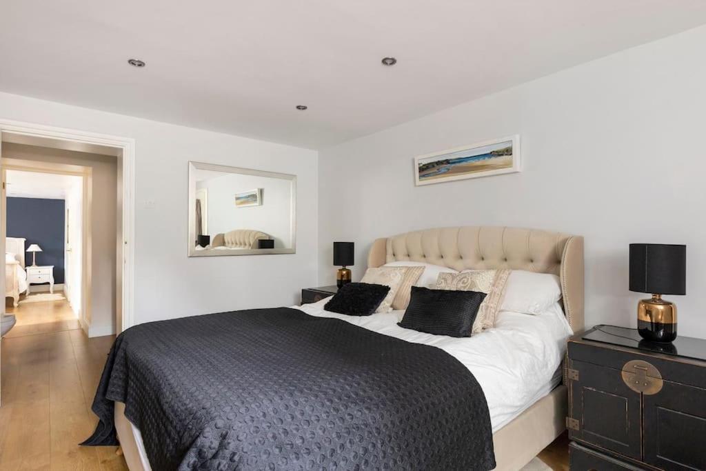 2 Double Bedroom Large Modern Self Contained Apartment Free Parking Camberley Exterior foto