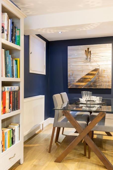 2 Double Bedroom Large Modern Self Contained Apartment Free Parking Camberley Exterior foto